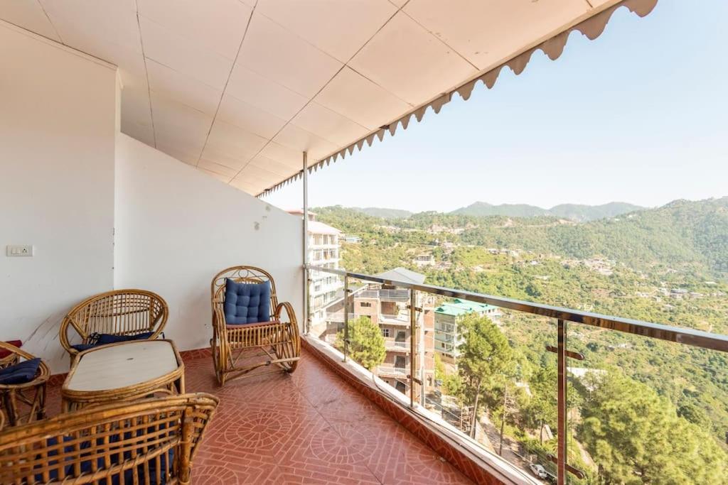 Kasauli Edge Apt With Balcony Extérieur photo