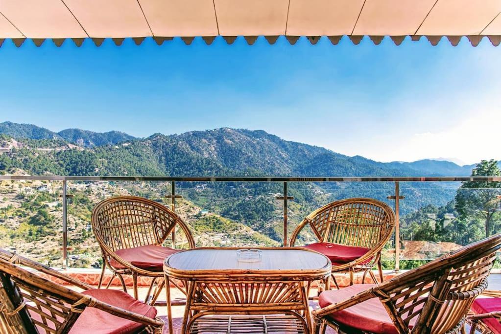 Kasauli Edge Apt With Balcony Extérieur photo