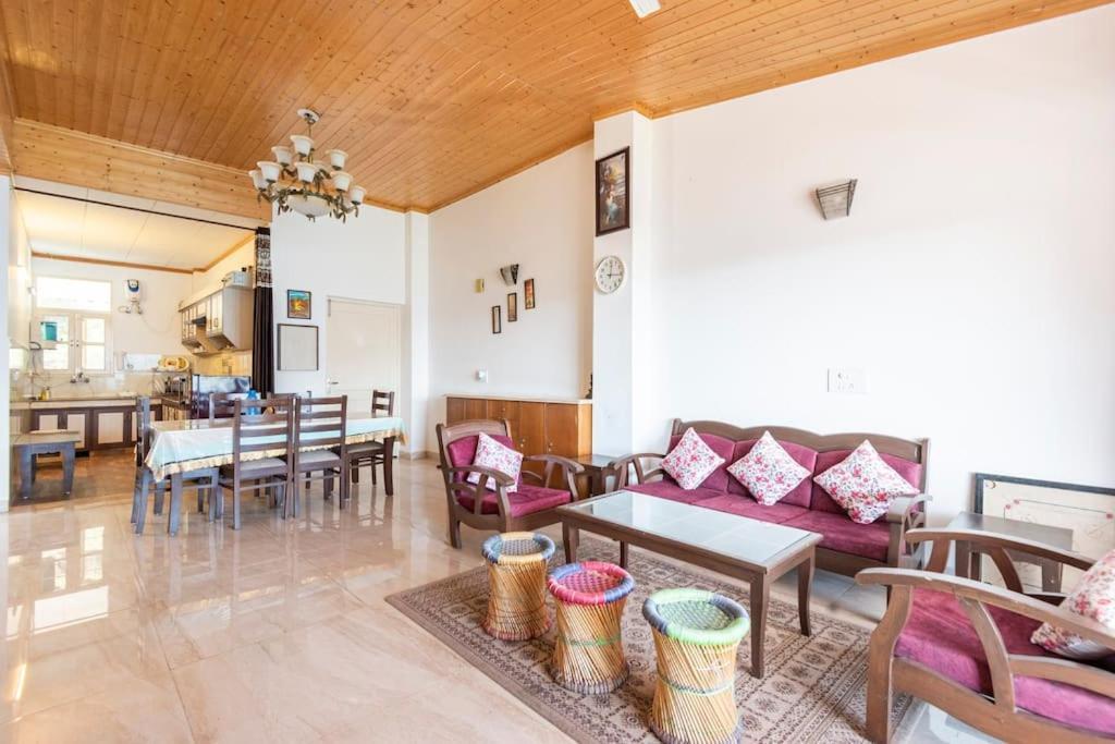 Kasauli Edge Apt With Balcony Extérieur photo