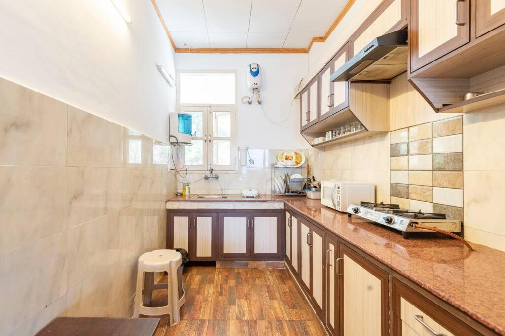 Kasauli Edge Apt With Balcony Extérieur photo